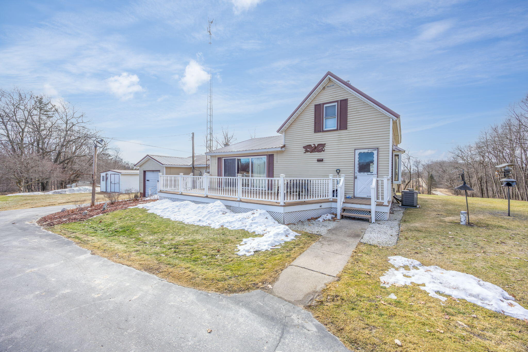 2171 South Wyman Road Remus, MI 49340 - Photo 8 of 37 1-web-or-mls-3Y2A5410-Enhanced-NR-Edit
