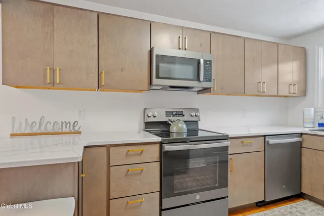 $270,000 | 2011 Robinwood Avenue, Rotterdam, NY 12306