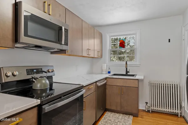$282,750 | 2011 Robinwood Avenue, Rotterdam, NY 12306