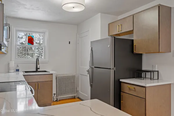 $282,750 | 2011 Robinwood Avenue, Rotterdam, NY 12306
