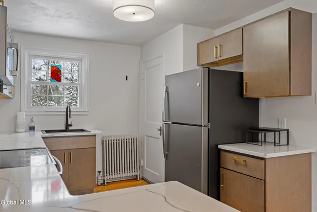 $270,000 | 2011 Robinwood Avenue, Rotterdam, NY 12306