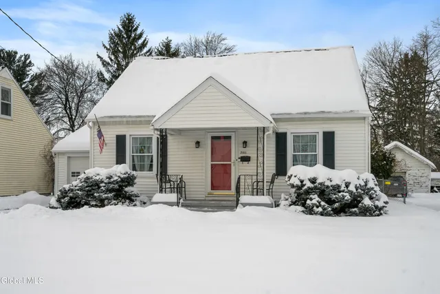 $270,000 | 2011 Robinwood Avenue, Rotterdam, NY 12306