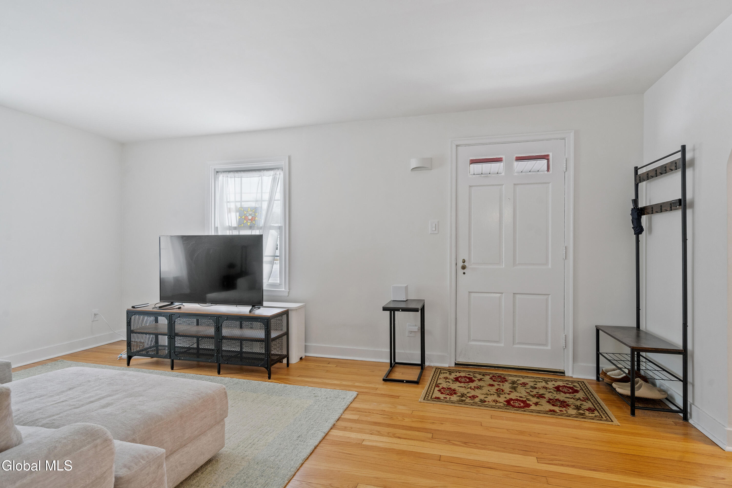 2011 Robinwood Avenue Rotterdam, NY 12306 - Photo 5 of 34 17-print-2011-robinwood-ave