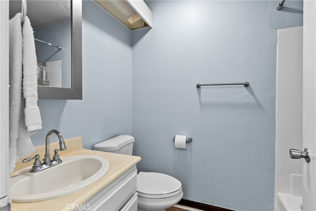 600 West 3rd Street, Unit B206 Santa Ana, CA 92701 - Photo 15 of 25