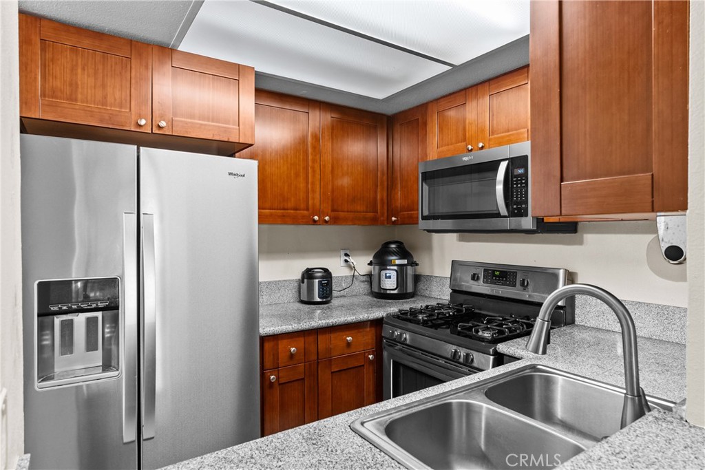 600 West 3rd Street, Unit B206 Santa Ana, CA 92701 - Photo 2 of 25