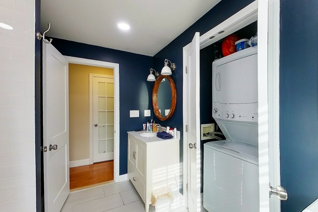 46 Allston Avenue Middletown, RI 02842 - Photo 9 of 20