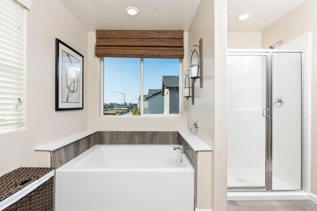 $399,990 | 6559 East Cresthaven Drive, Fresno, CA 93727