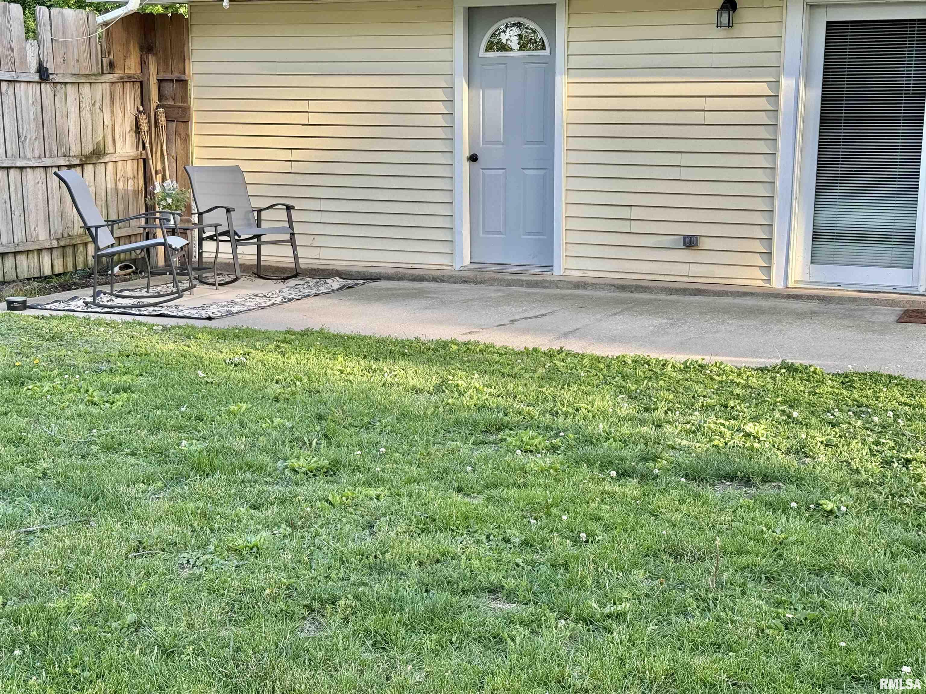 1035 East Myrtle Street Canton, IL 61520 - Photo 4 of 25