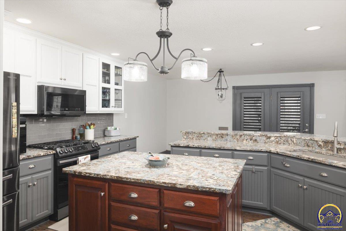 207 Ruth's Lane Wamego, KS 66547 - Photo 17 of 26