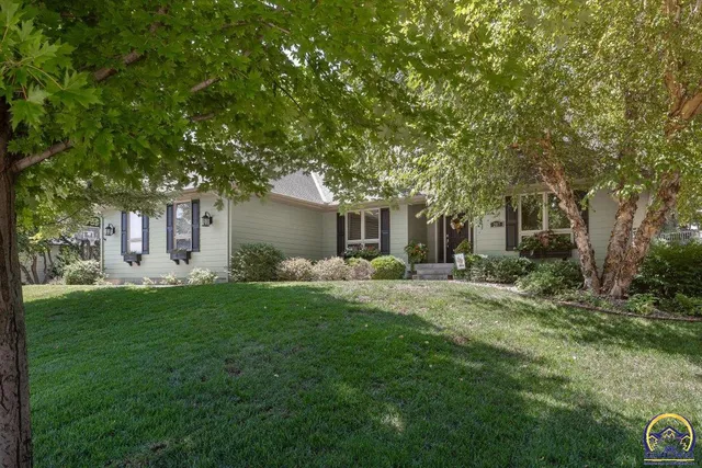 $515,000 | 207 Ruth's Lane, Wamego, KS 66547