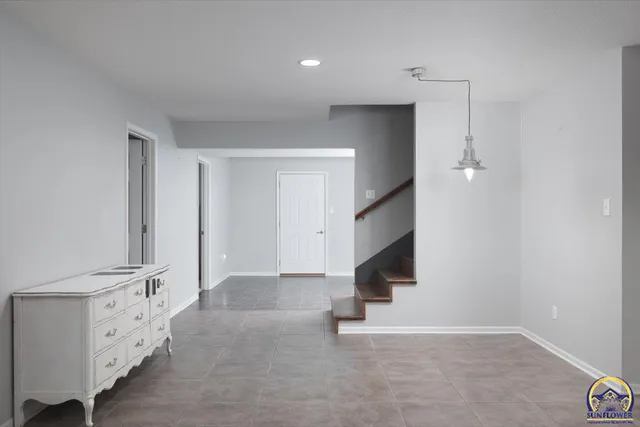 $515,000 | 207 Ruth's Lane, Wamego, KS 66547