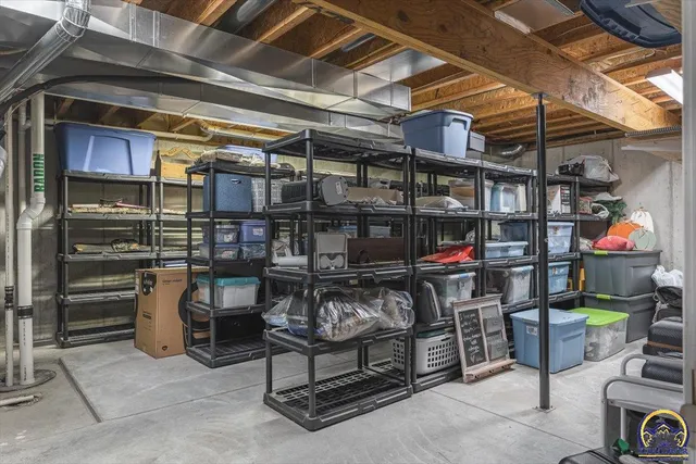 $499,900 | 207 Ruth's Lane, Wamego, KS 66547