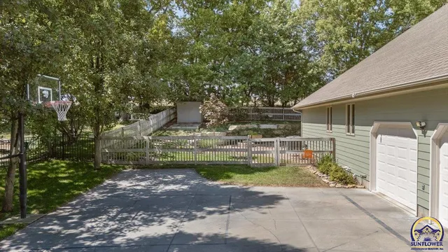 $515,000 | 207 Ruth's Lane, Wamego, KS 66547