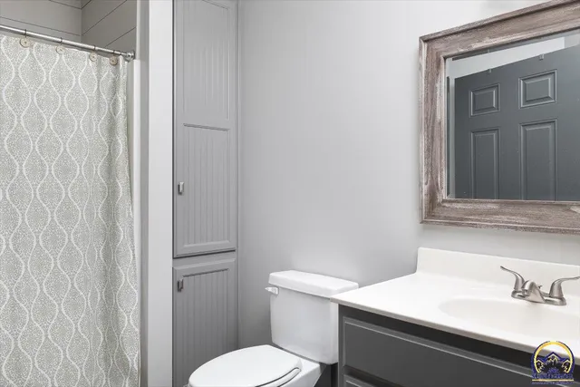 $515,000 | 207 Ruth's Lane, Wamego, KS 66547