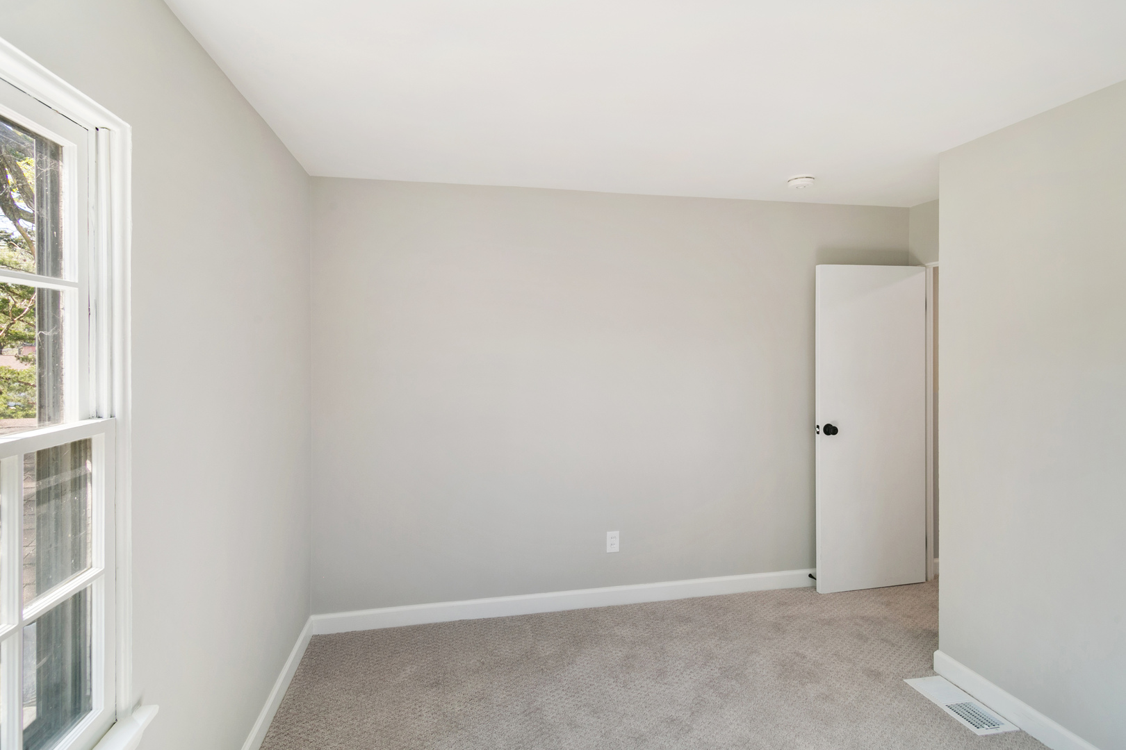 25 Long Beach Road Montgomery, IL 60538 - Photo 18 of 21 a view of an empty room