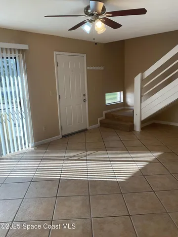 a view of a livingroom with furniture