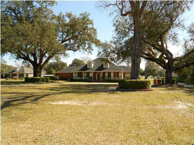 1500 Chemstrand Road Cantonment, FL 32533 - Photo 4 of 14 The neighbor to the left.