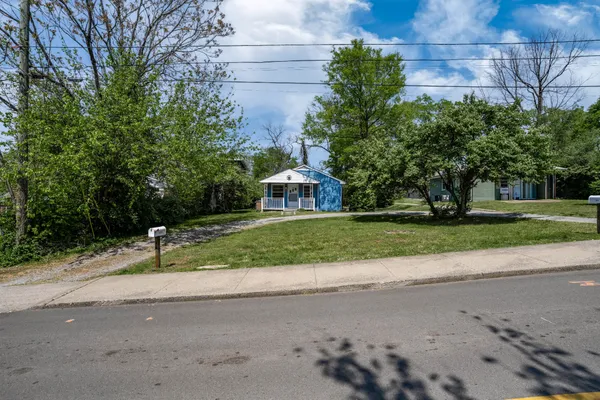 $1,350 | 905 Thomas Avenue, Unit A, Nashville, TN 37216