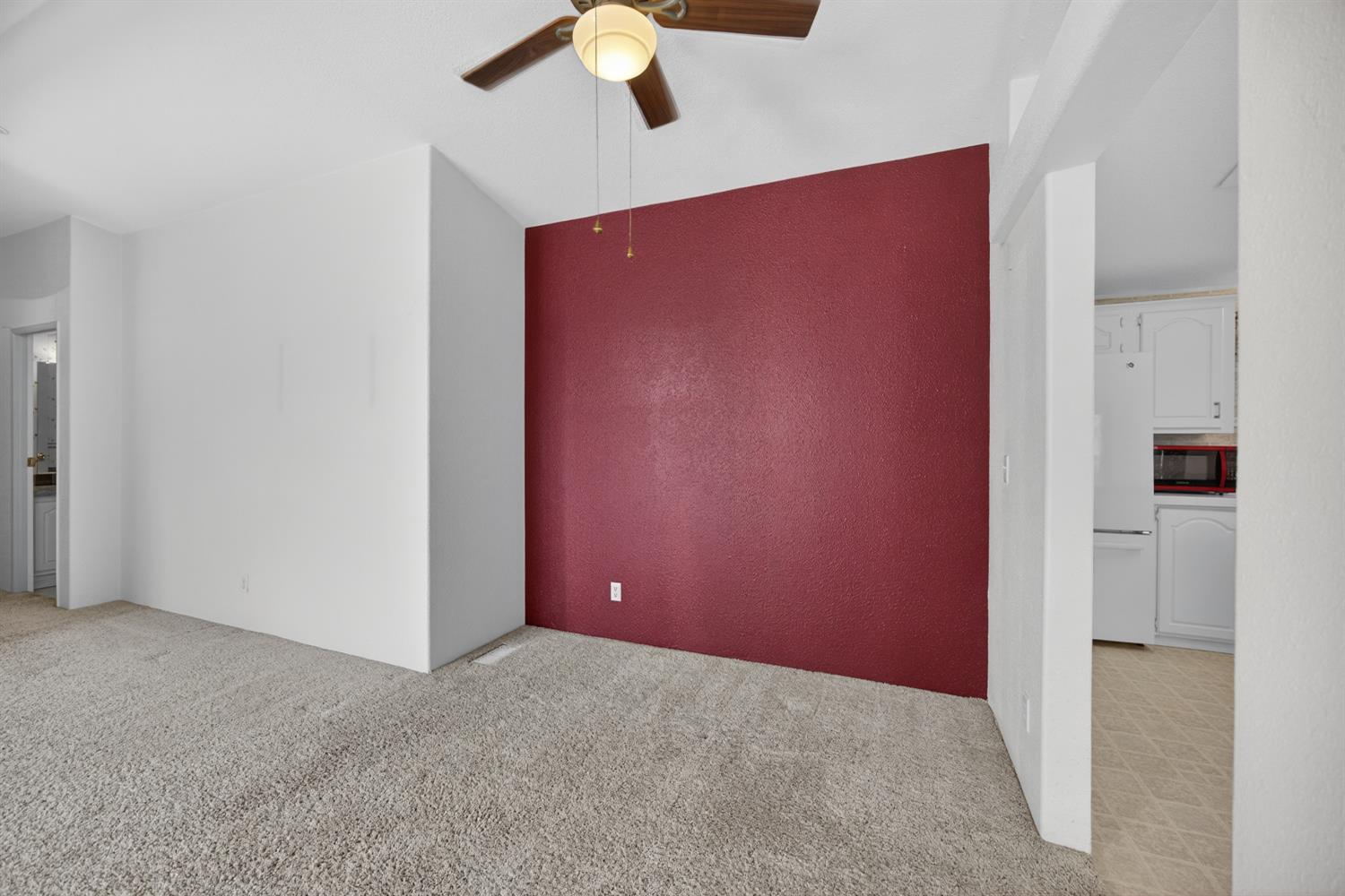 9708 La Clair Road Wilton, CA 95693 - Photo 14 of 60 an empty room with a ceiling fan