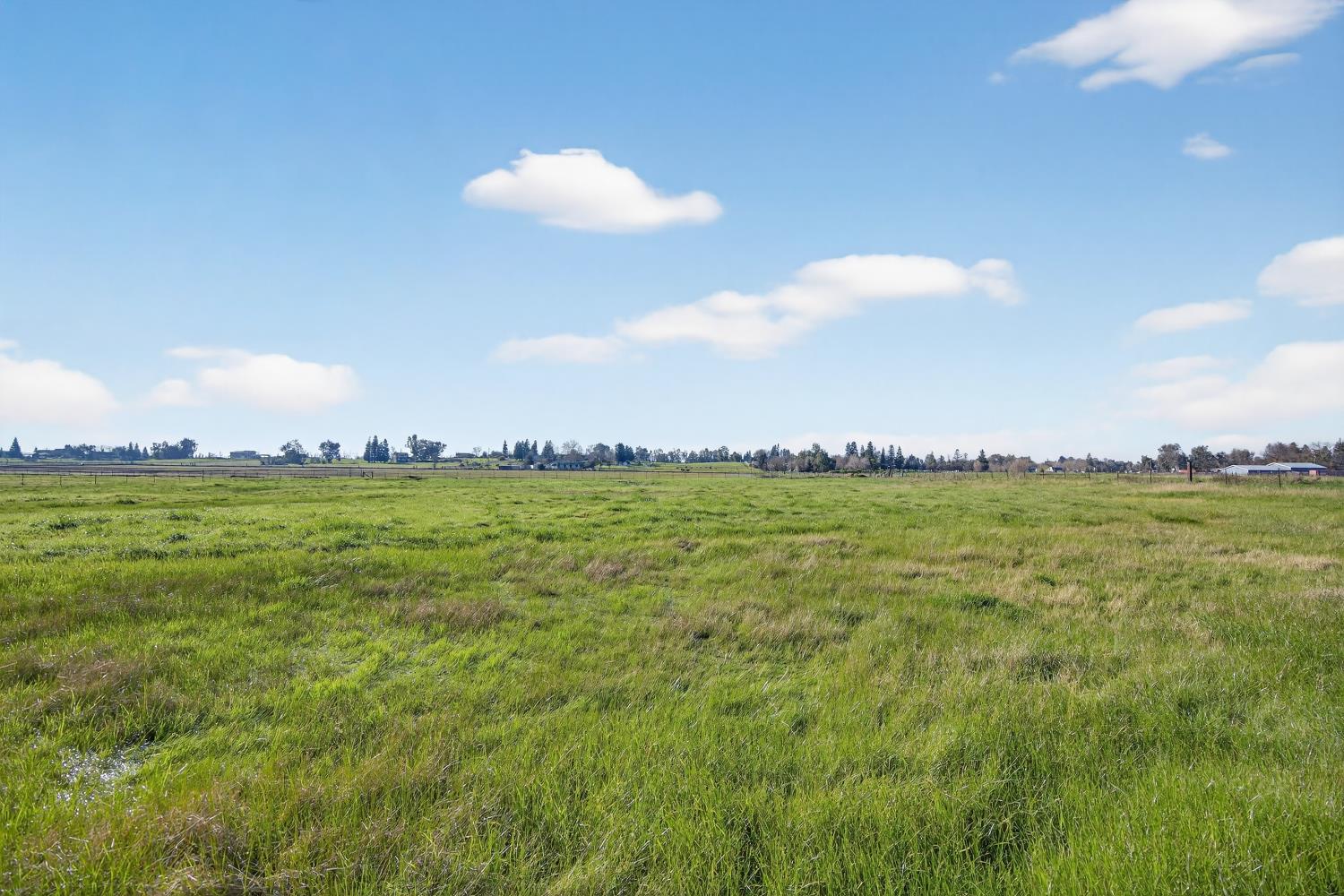 9708 La Clair Road Wilton, CA 95693 - Photo 51 of 60 a view of an ocean