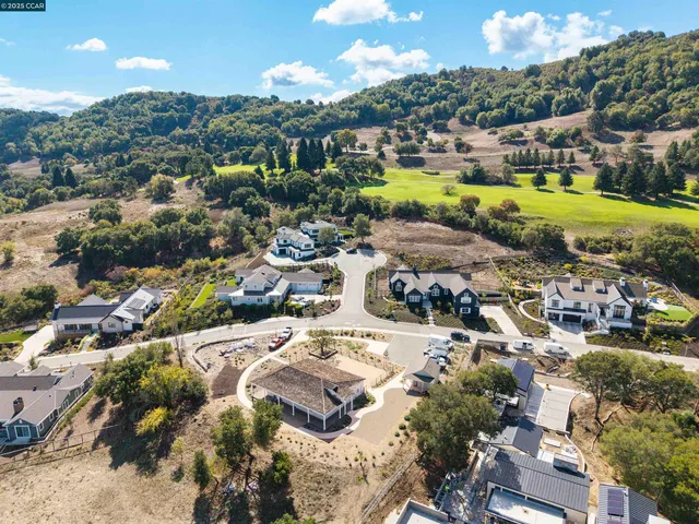 $2,000,000 | 20 Adobe Lane, Orinda, CA 94563