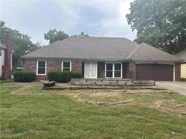 $499,500 | 2710 West 50th Terrace, Westwood, KS 66205
