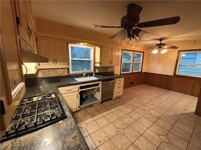 $499,500 | 2710 West 50th Terrace, Westwood, KS 66205