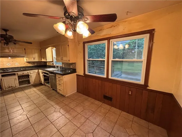 $499,500 | 2710 West 50th Terrace, Westwood, KS 66205