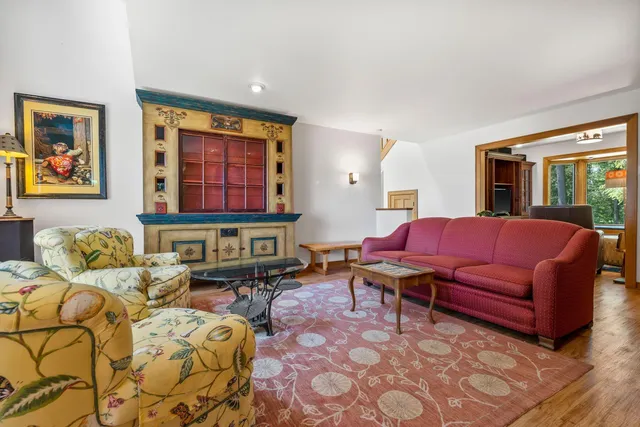 $1,375,000 | N2315 Foster Road, Holland, WI 53070