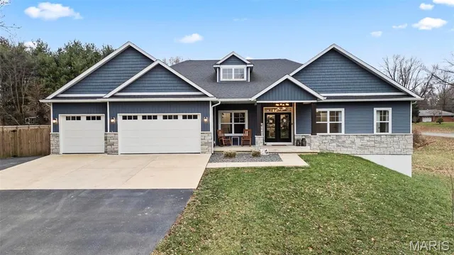 $675,000 | 7302 West Kirsch Road, Collinsville, IL 62234