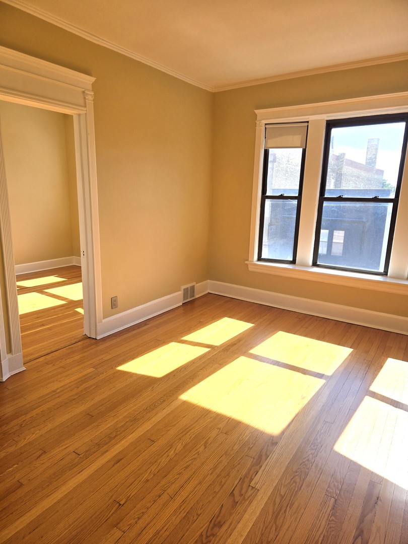 5208 North Clark Street, Unit 3 Chicago, IL 60640 - Photo 4 of 15