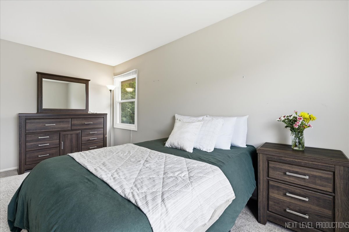 2020 Carling Road Hoffman Estates, IL 60169 - Photo 26 of 56