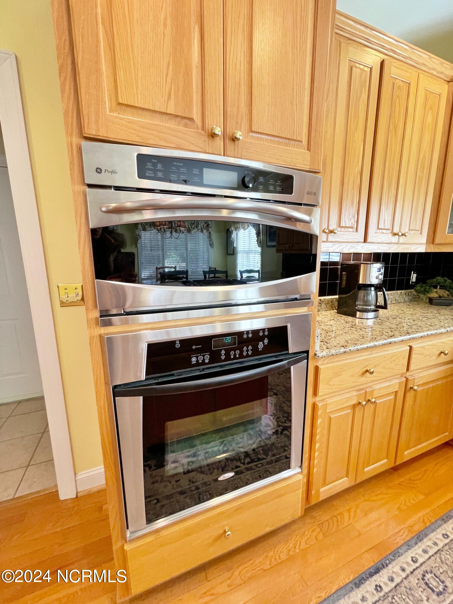 214 Nydegg Road New Bern, NC 28562 - Photo 15 of 76 DOUBLE OVEN