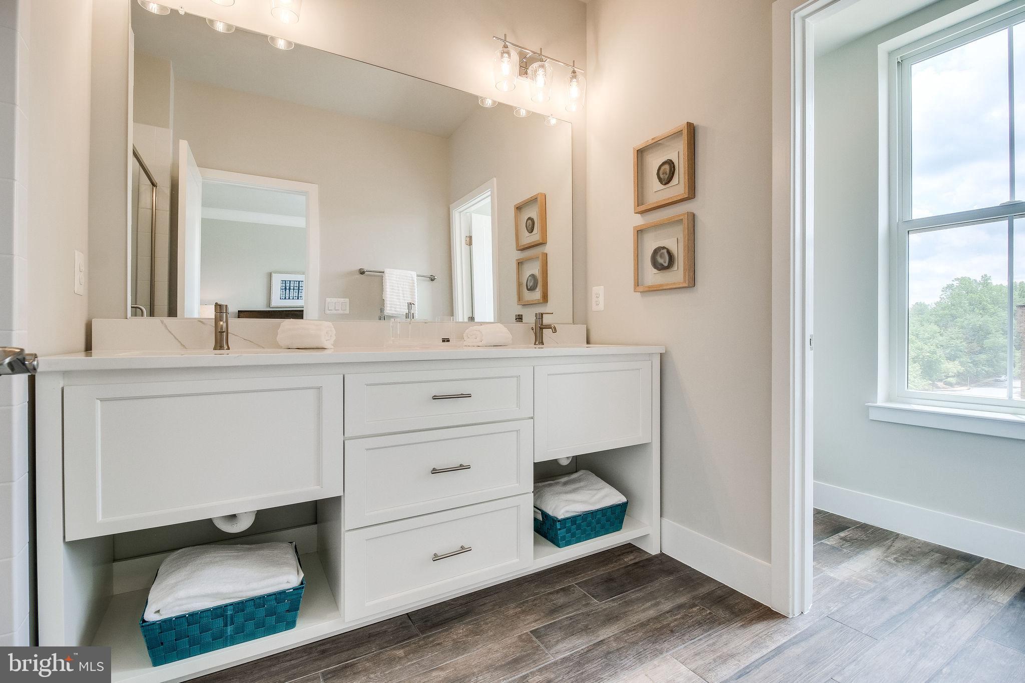 201 Park Street, Unit E Vienna, VA 22180 - Photo 38 of 75