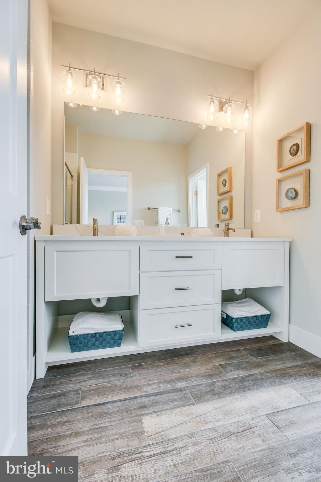 201 Park Street, Unit E Vienna, VA 22180 - Photo 39 of 75