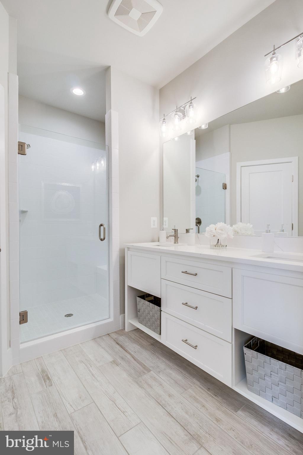 201 Park Street, Unit E Vienna, VA 22180 - Photo 53 of 75