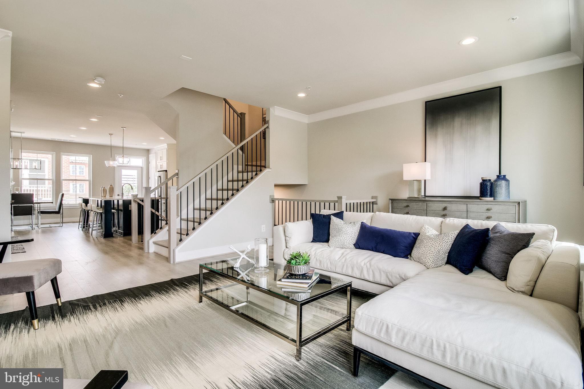 201 Park Street, Unit E Vienna, VA 22180 - Photo 7 of 75