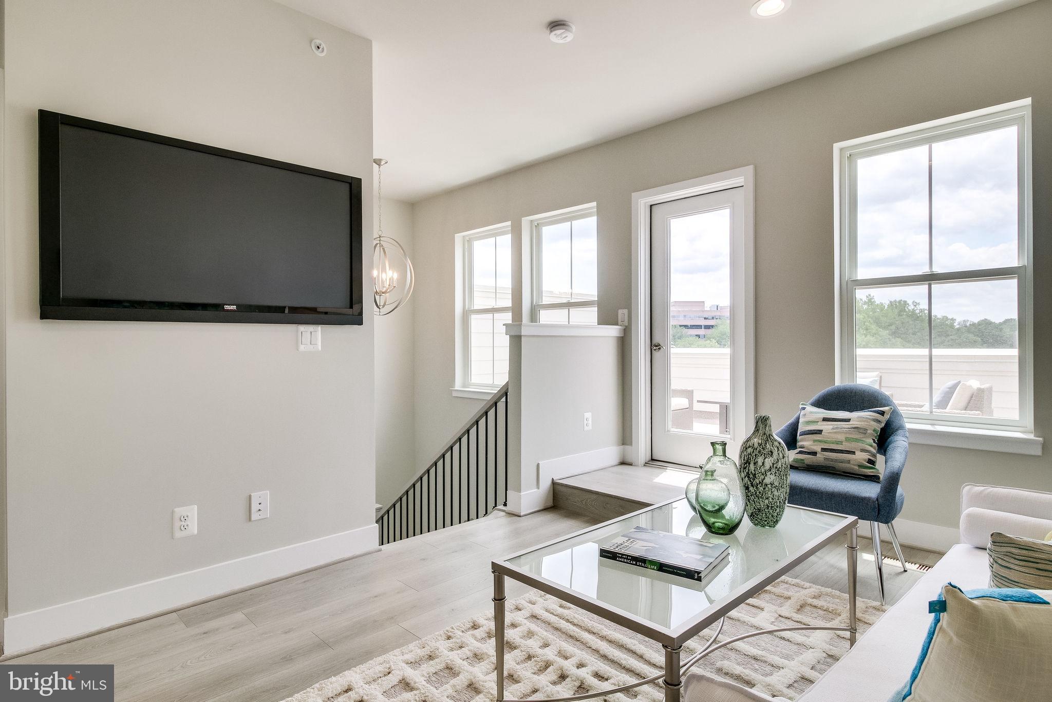 201 Park Street, Unit E Vienna, VA 22180 - Photo 61 of 75