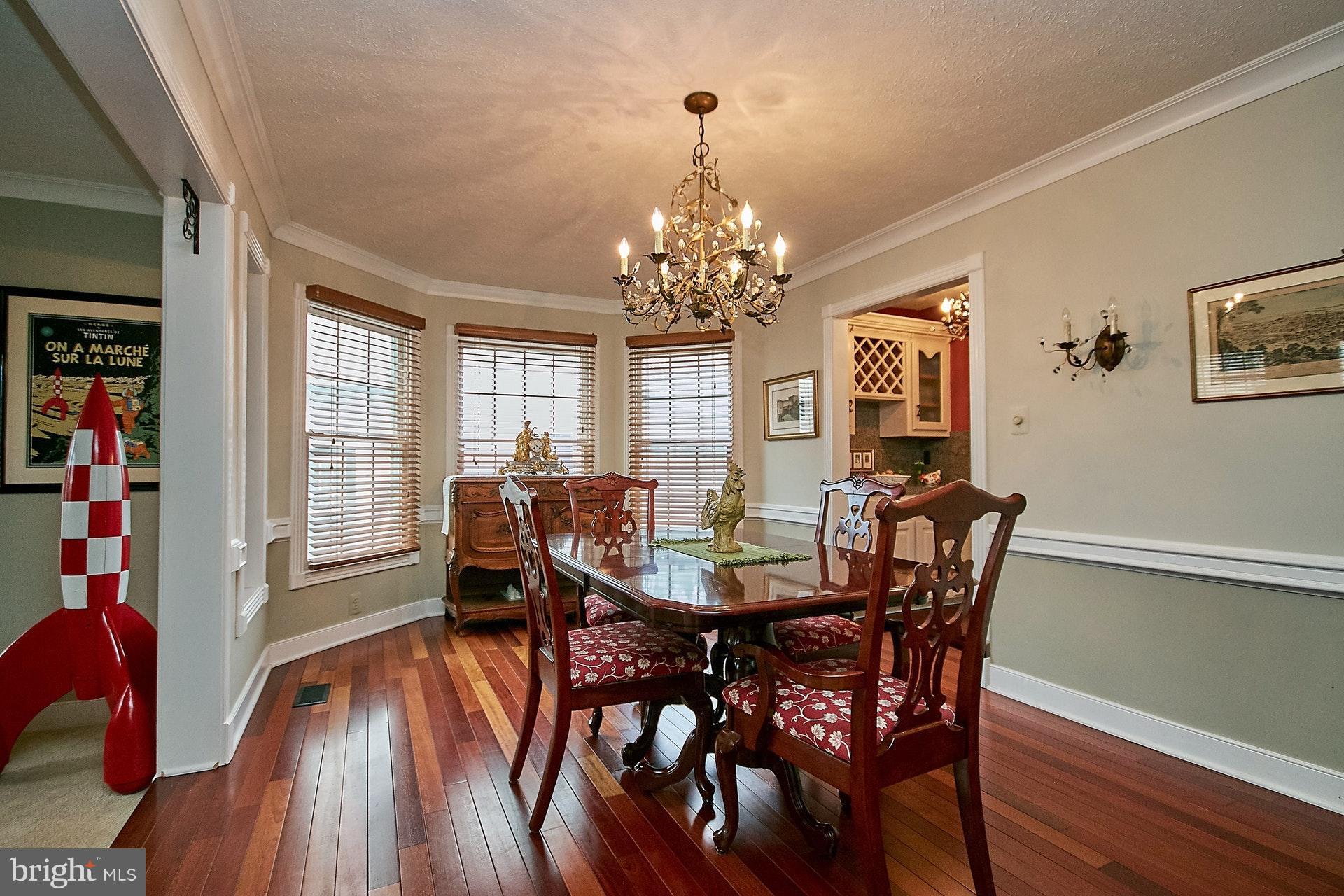 5504 Ashleigh Road Fairfax, VA 22030 - Photo 14 of 30 Bay Window and oversize trim & moldings