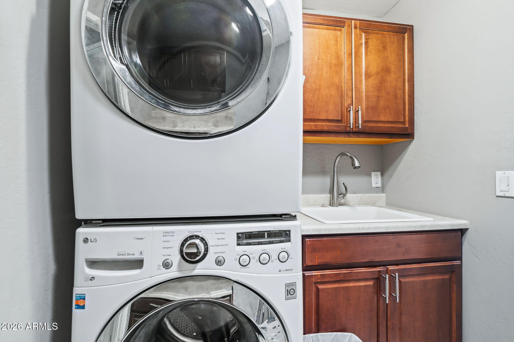 1038 South 38th Street Mesa, AZ 85206 - Photo 26 of 59 a utility room with dryer and washer