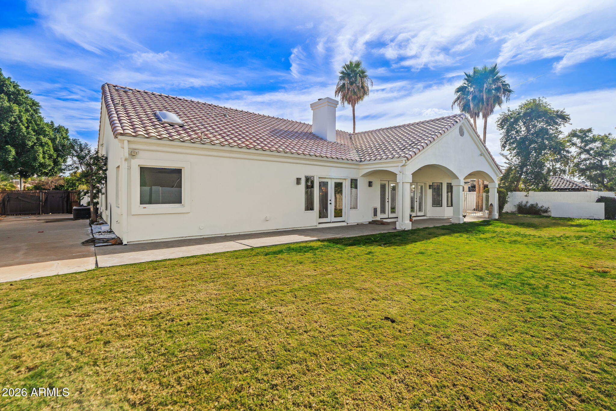 1038 South 38th Street Mesa, AZ 85206 - Photo 41 of 59 a front view of a house with garden
