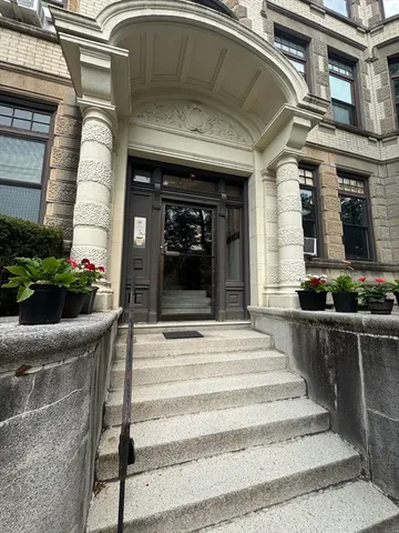 a view of a house with a entryway