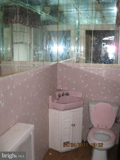 3500 Grantley Road Baltimore, MD 21215 - Photo 22 of 28 Bath