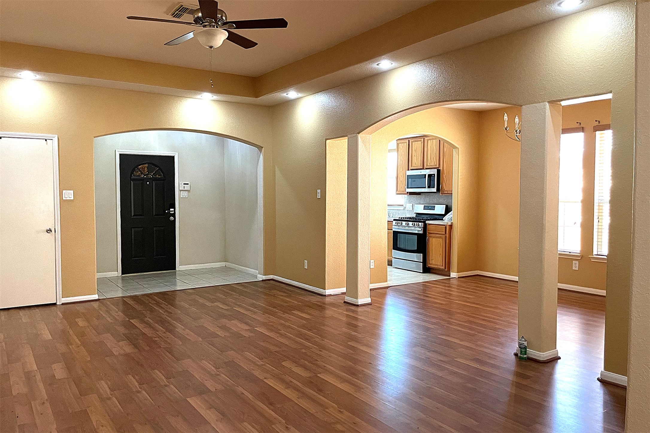 9903 Raul Hector Drive Houston, TX 77075 - Photo 2 of 14 Living room open to dining room