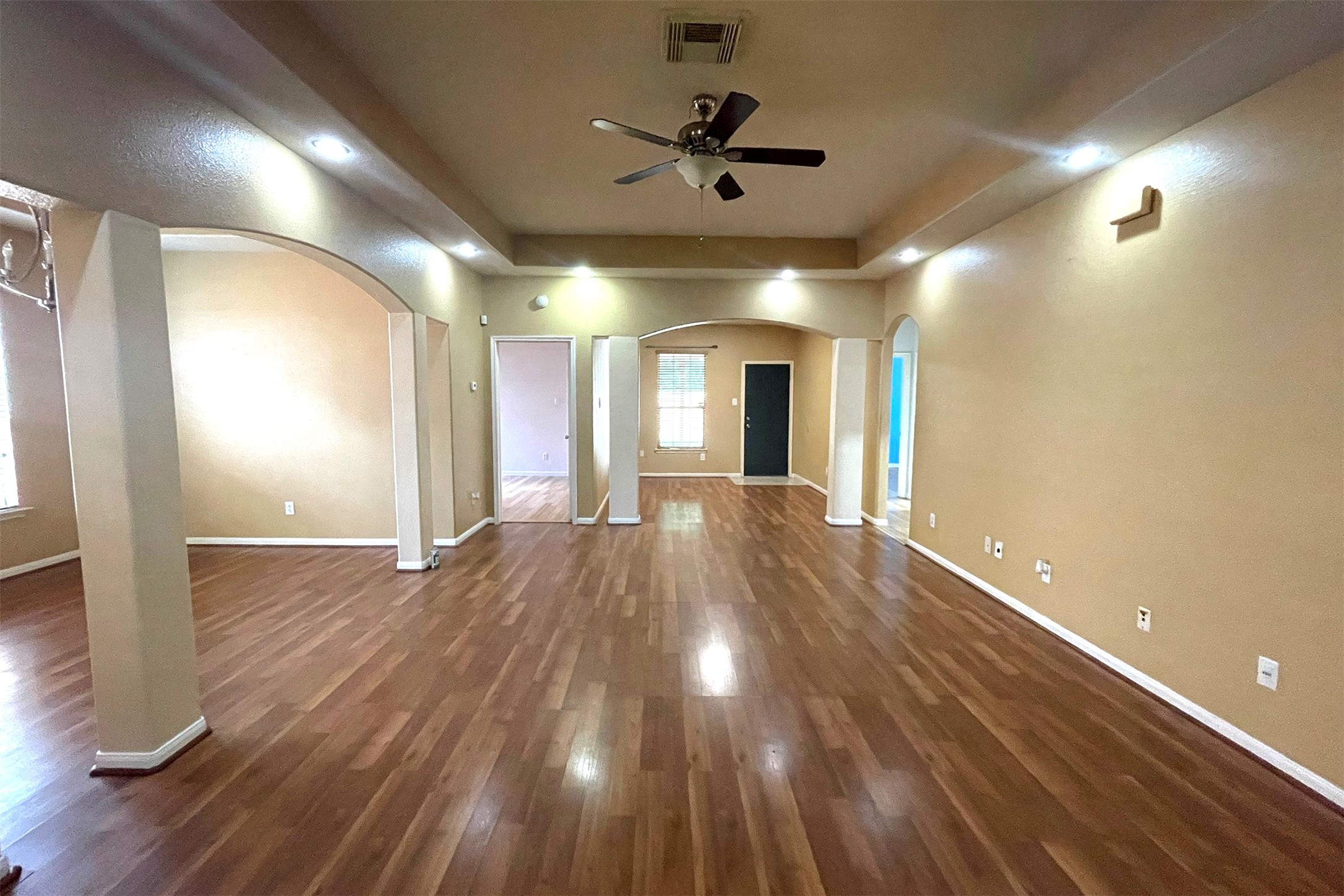 9903 Raul Hector Drive Houston, TX 77075 - Photo 4 of 14 Dining room open to living room