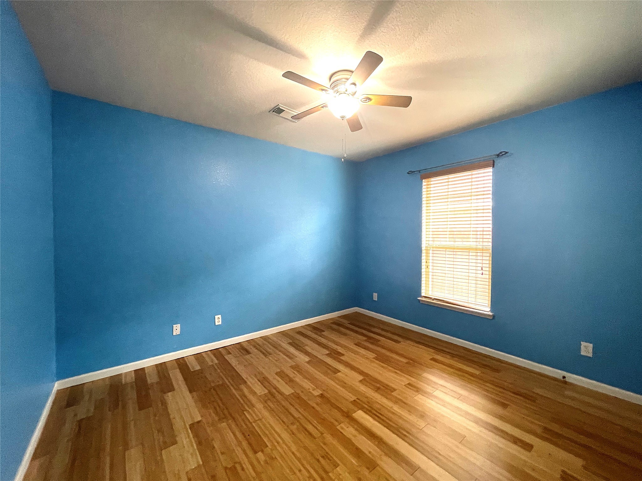 9903 Raul Hector Drive Houston, TX 77075 - Photo 10 of 14 Bedroom 3