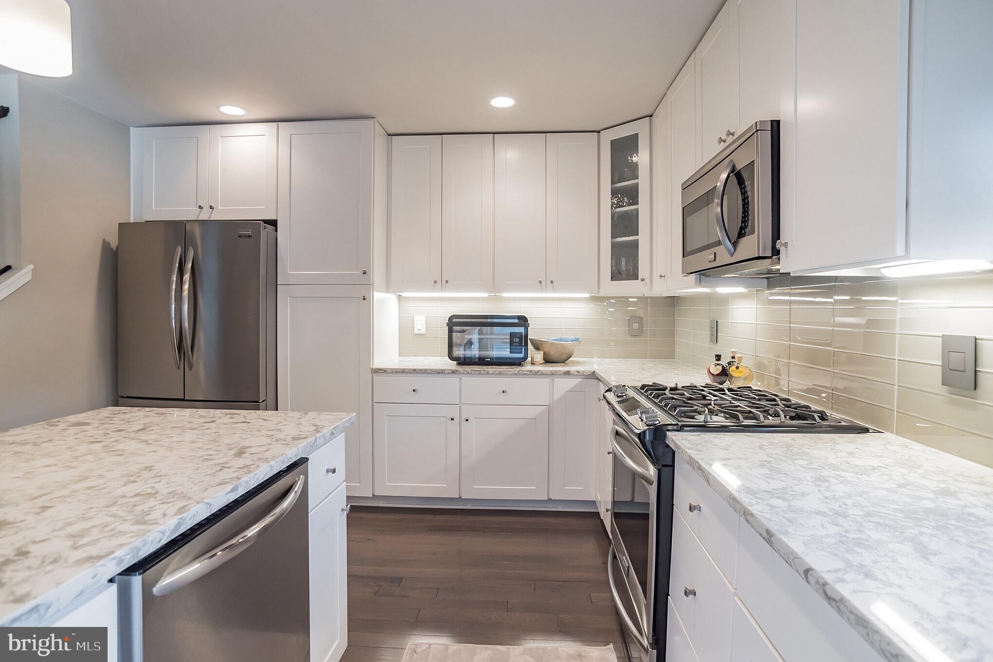 1119 East Oxford Street Philadelphia, PA 19125 - Photo 5 of 27