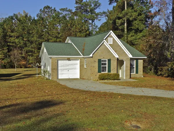 $1,300 | 1499 RaceTrack Road, New Bern, NC 28562