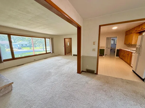 $105,000 | 1010 Arnold Avenue North, Thief River Falls, MN 56701