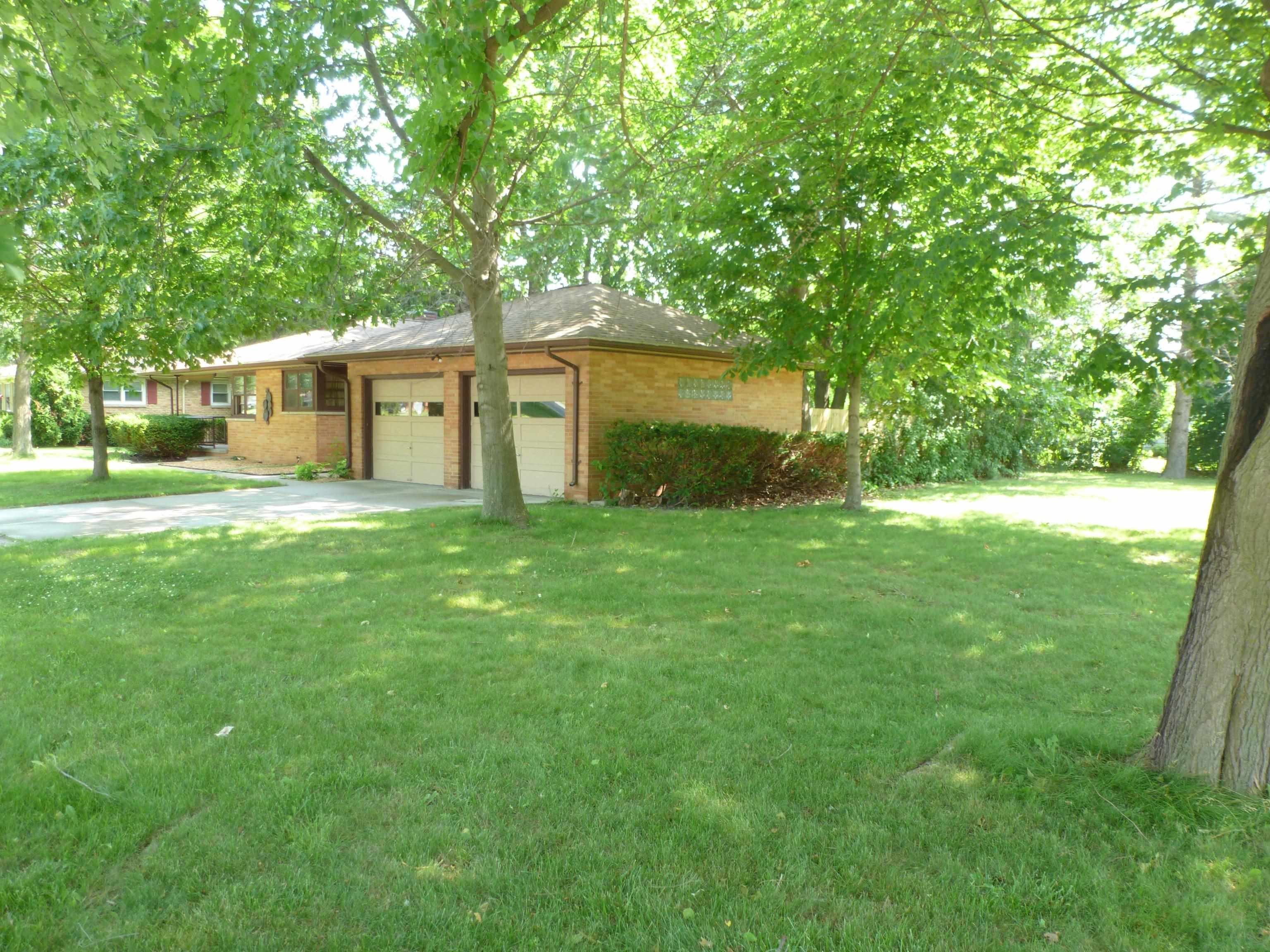 2520 Hemmeter Road Saginaw, MI 48603 - Photo 3 of 38